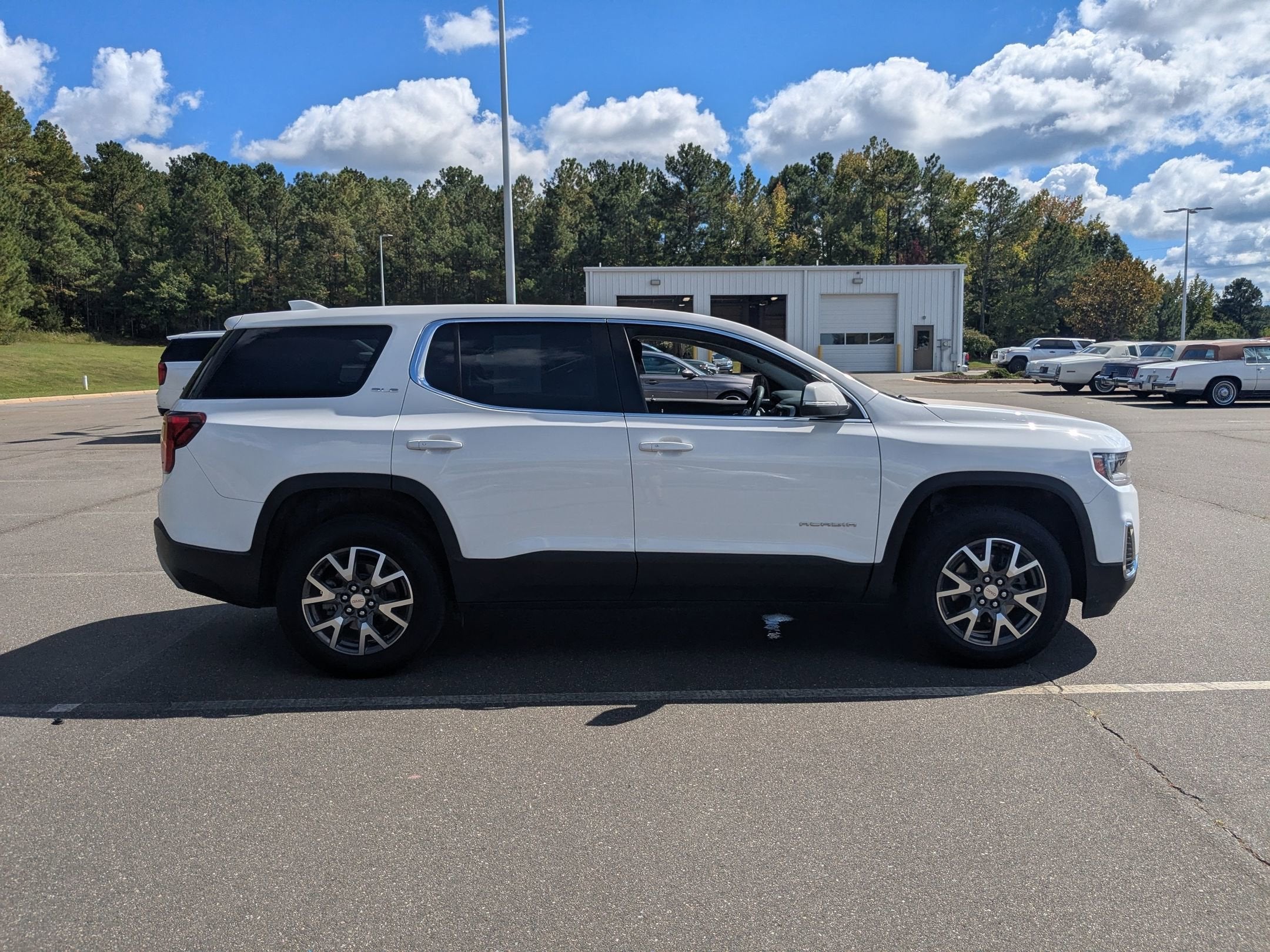 2023 GMC Acadia SLE