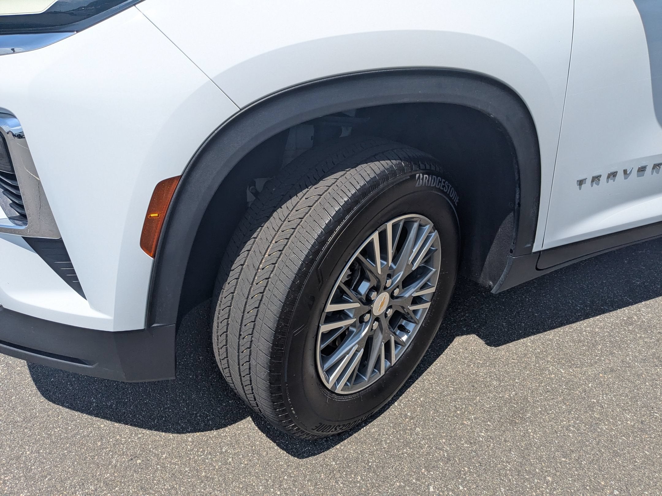 2025 Chevrolet Traverse FWD LT