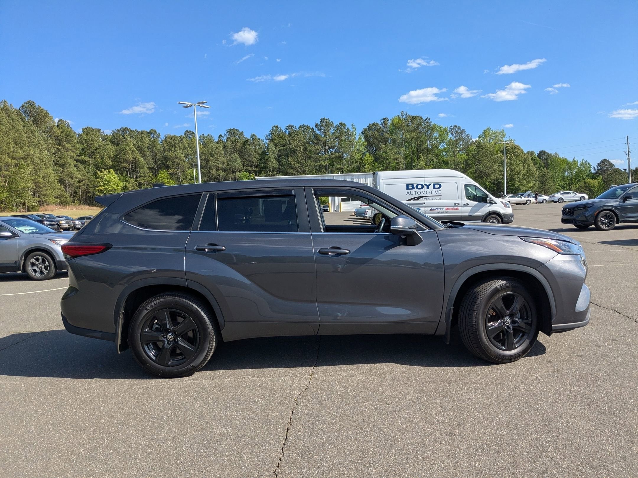 2023 Toyota Highlander LE