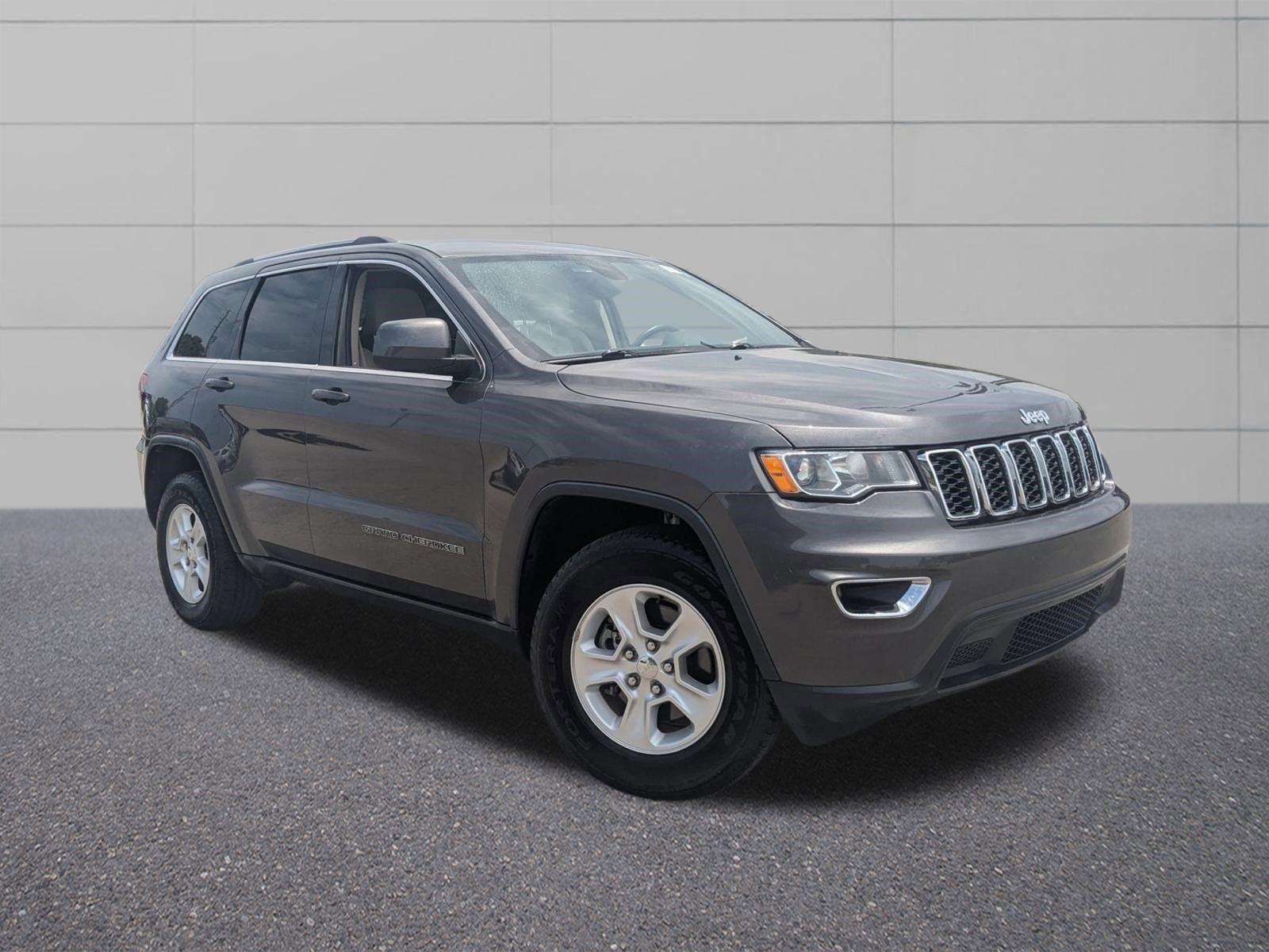 2017 Jeep Grand Cherokee Laredo 4x2