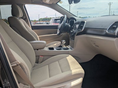 2017 Jeep Grand Cherokee Laredo 4x2