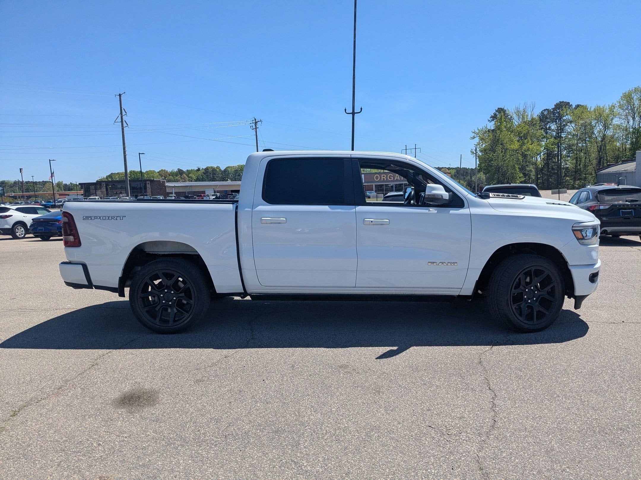 2023 RAM 1500 Laramie Crew Cab 4x4 5'7' Box