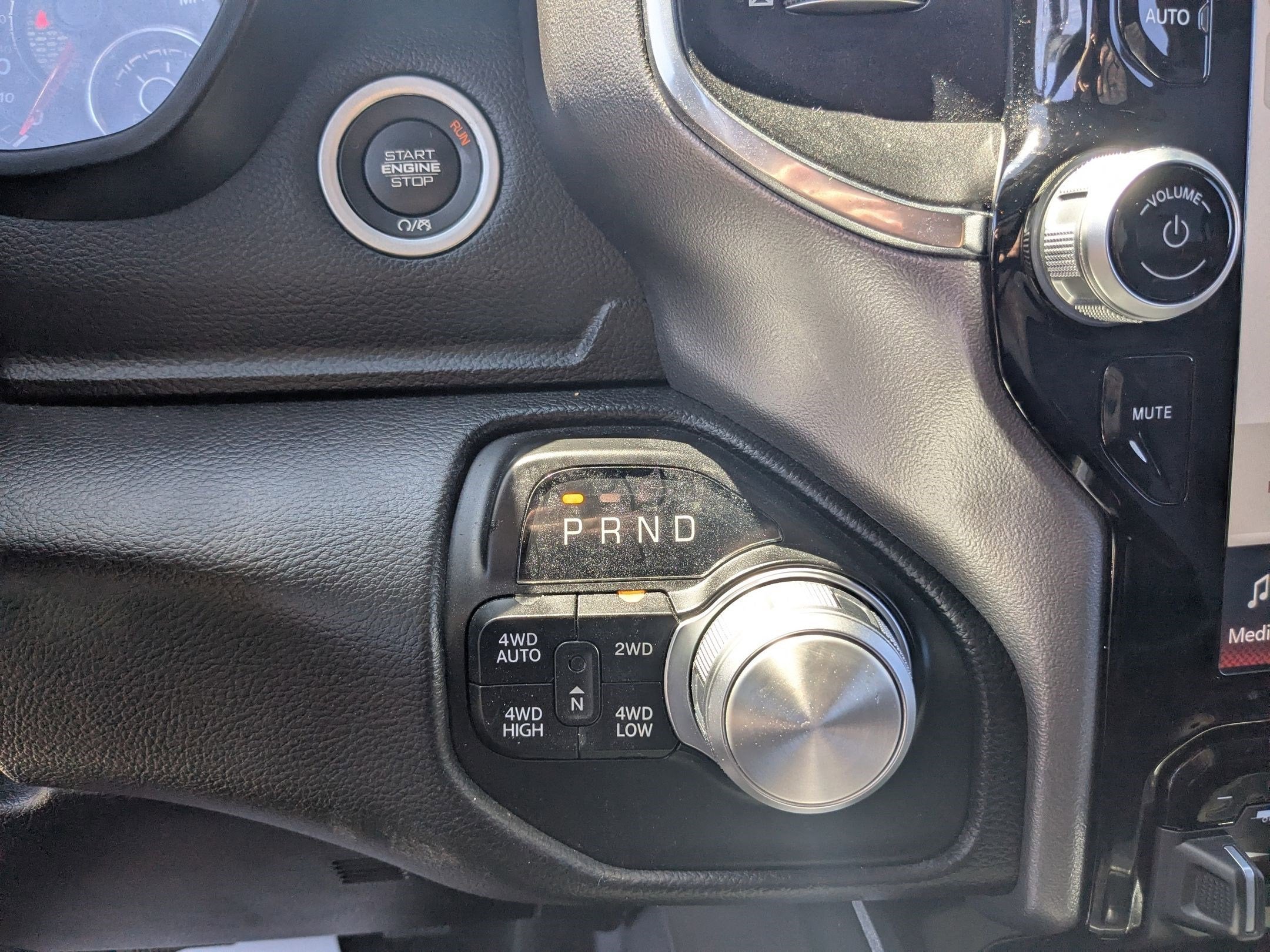 2023 RAM 1500 Laramie Crew Cab 4x4 5'7' Box