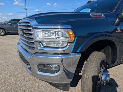 2022 RAM 3500 Limited Longhorn Crew Cab 4x4 8' Box