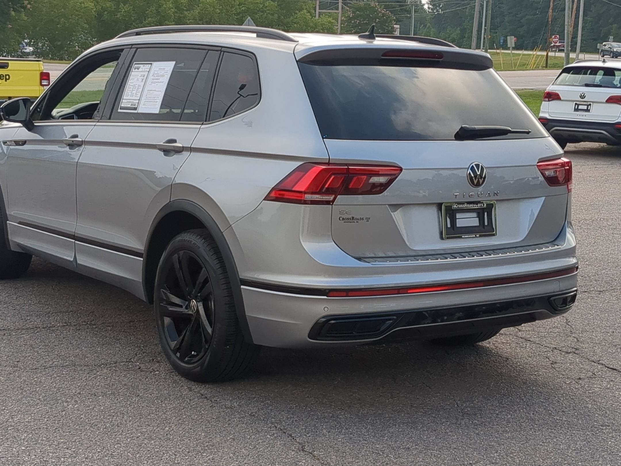 2023 Volkswagen Tiguan 2.0T SE R-Line Black