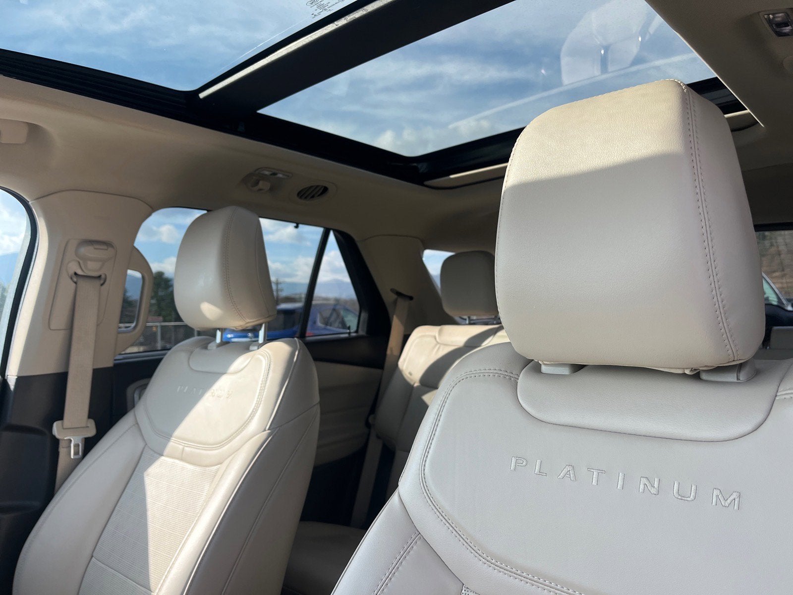 2023 Ford Explorer Platinum