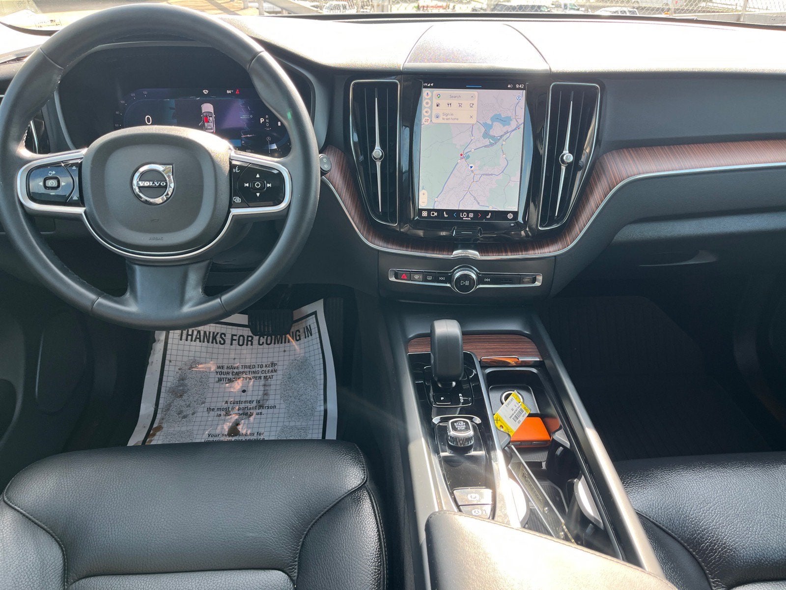 2024 Volvo XC60 Plus Dark Theme