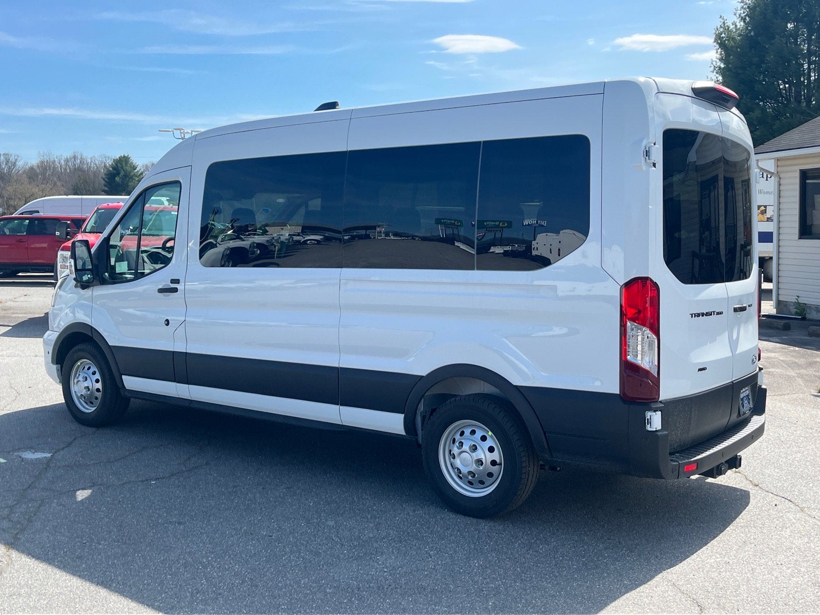 2026 Ford Transit Passenger Wagon 350 XLT