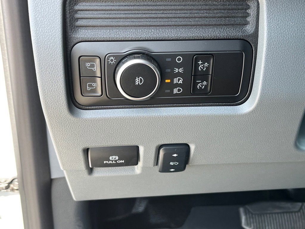 2025 Ford Super Duty F-450 DRW XLT