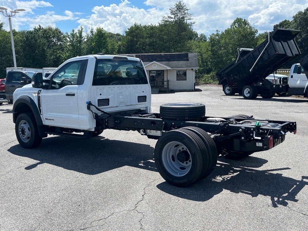 2025 Ford Super Duty F-600 DRW XL
