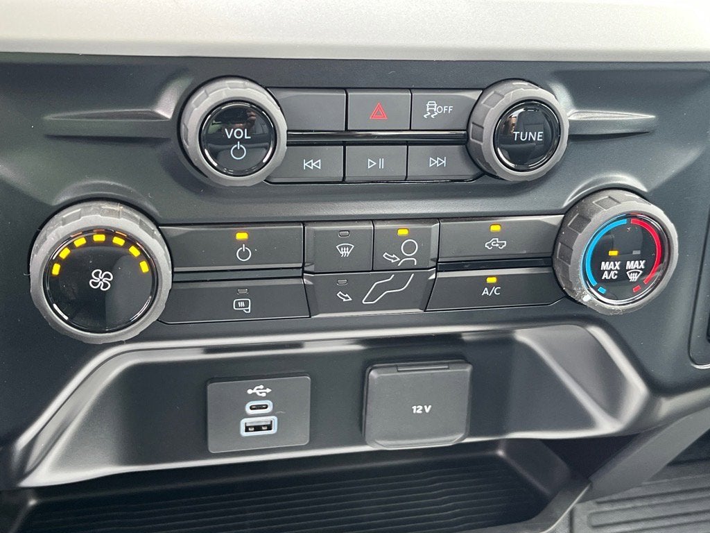 2025 Ford Super Duty F-600 DRW XL