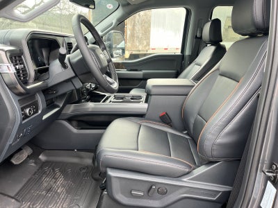 2026 Ford Super Duty F-550 DRW Lariat DRW