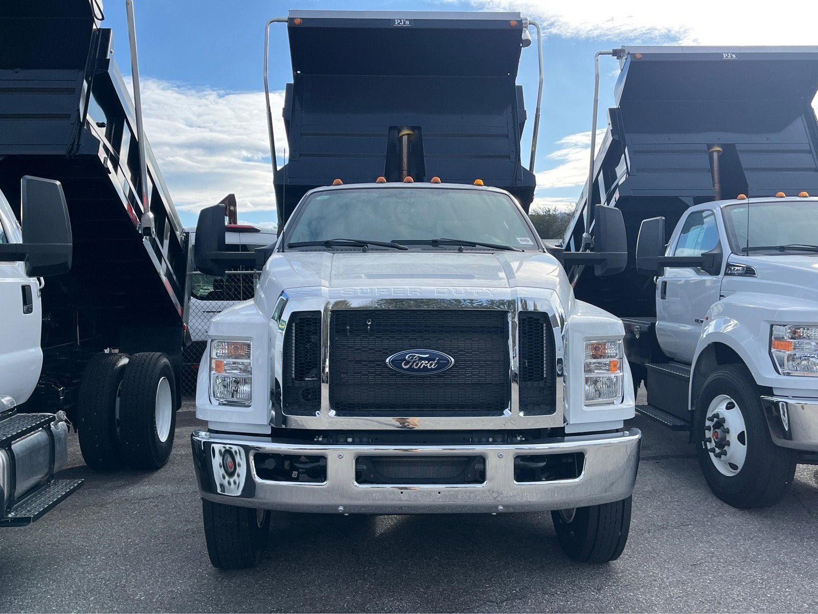 2026 Ford F-750SD Base