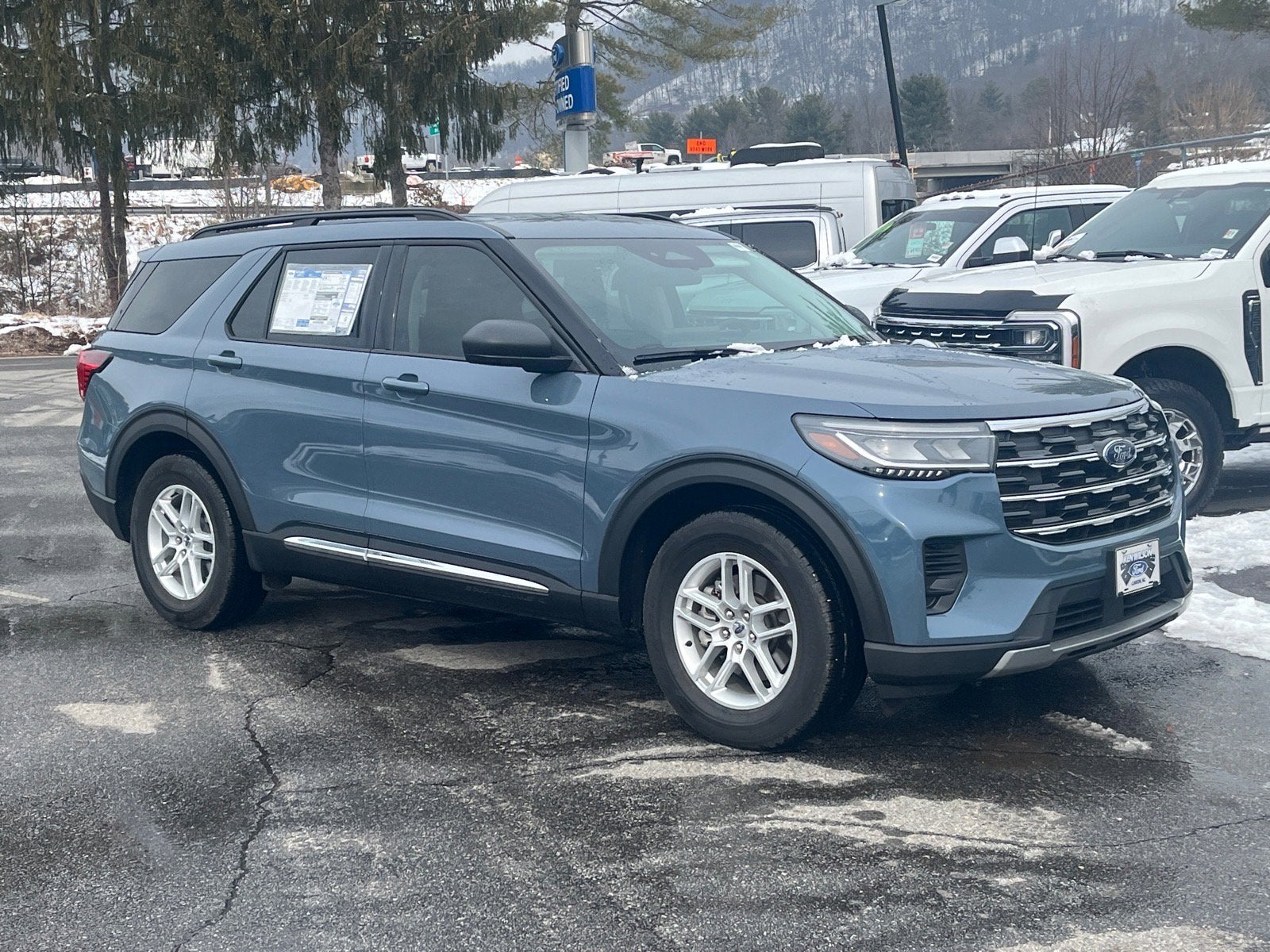 2025 Ford Explorer Active