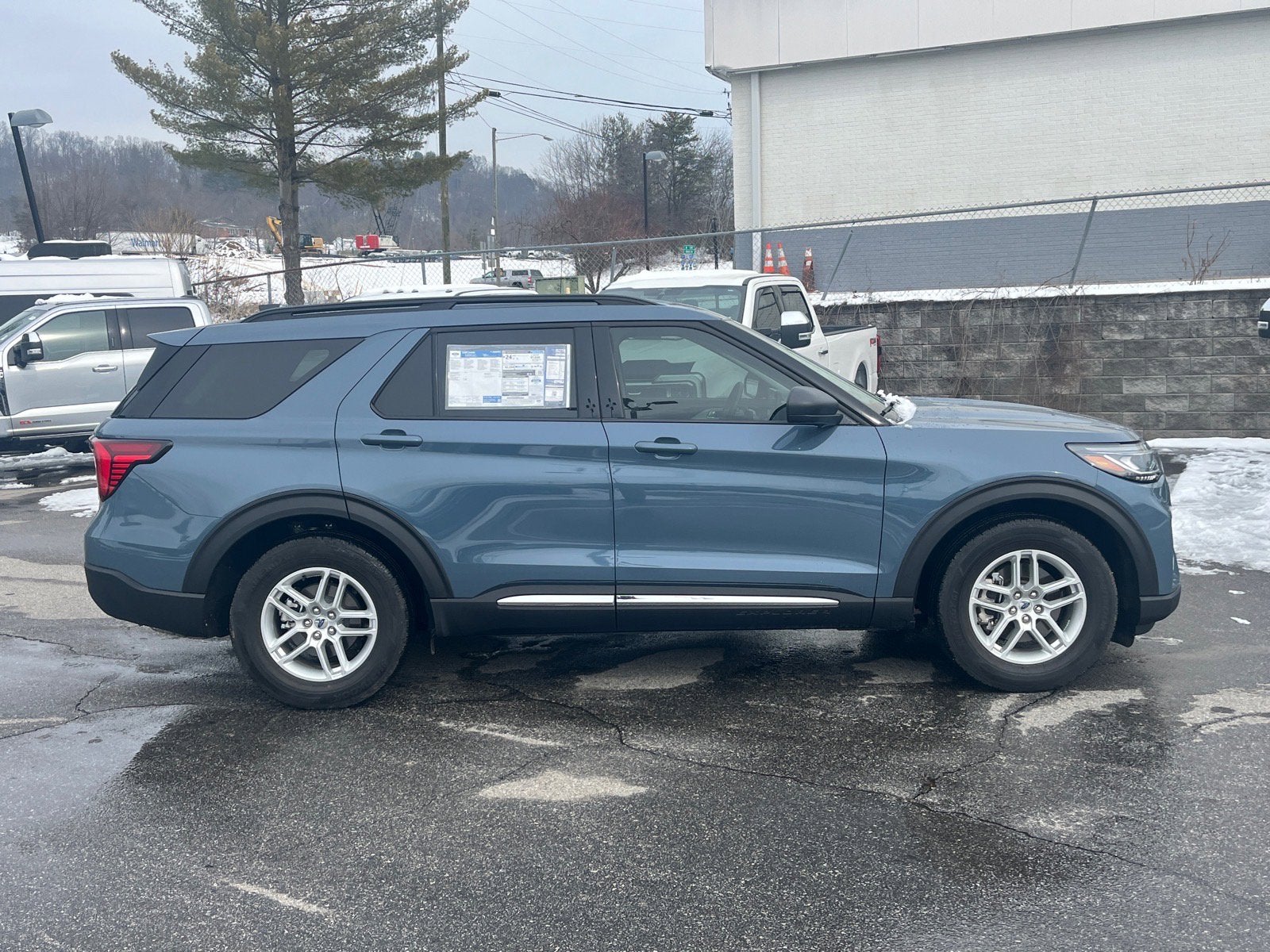 2025 Ford Explorer Active