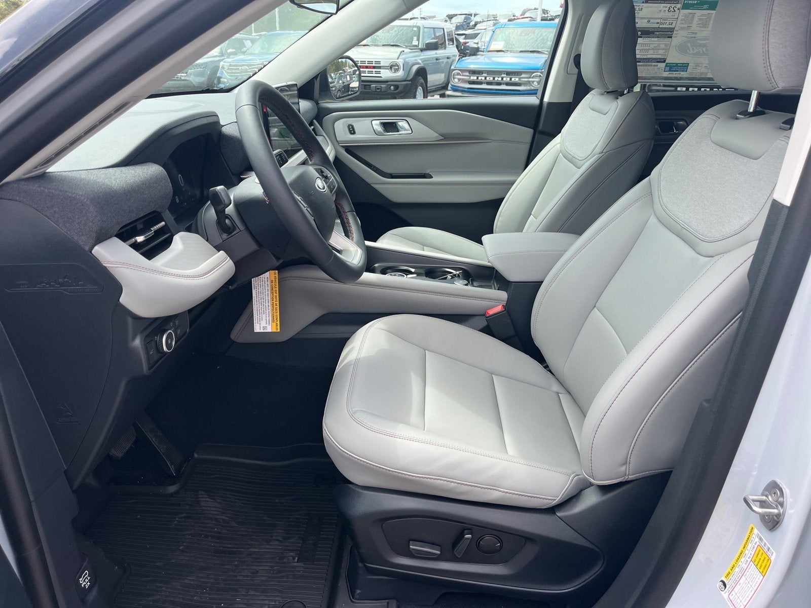 2026 Ford Explorer Active w/200A Pkg
