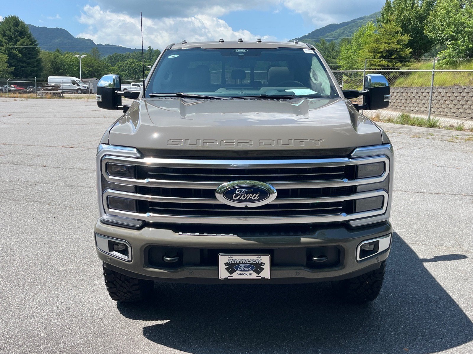2026 Ford Super Duty F-350 SRW Platinum