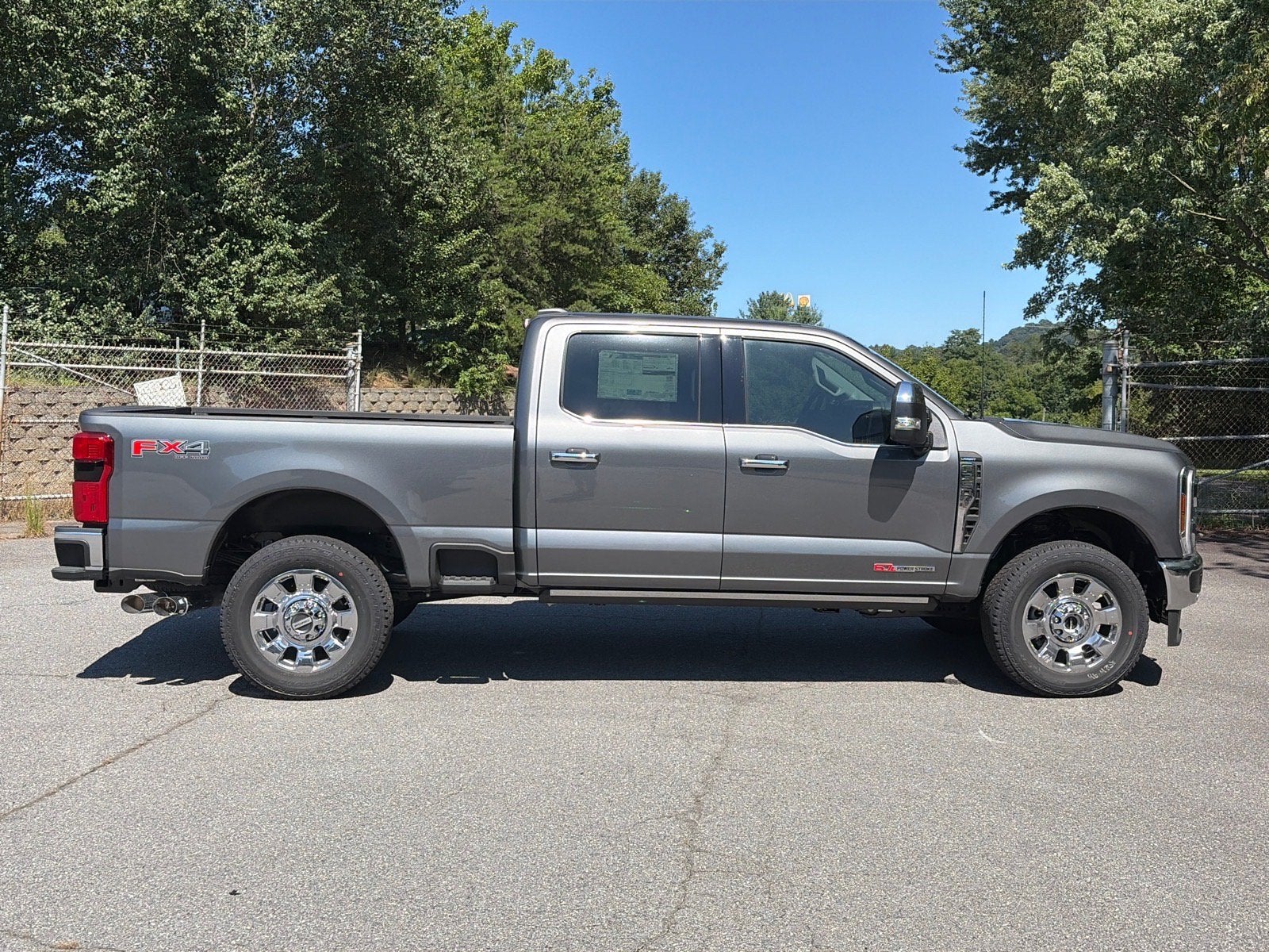 2026 Ford Super Duty F-350 SRW LARIAT