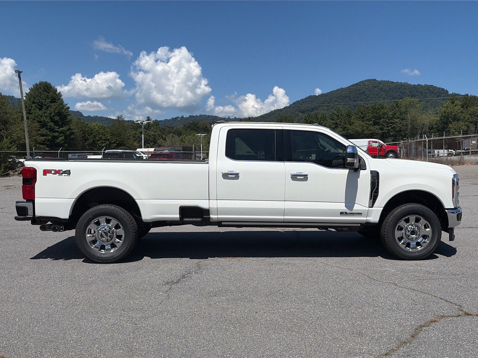 2026 Ford Super Duty F-350 SRW LARIAT