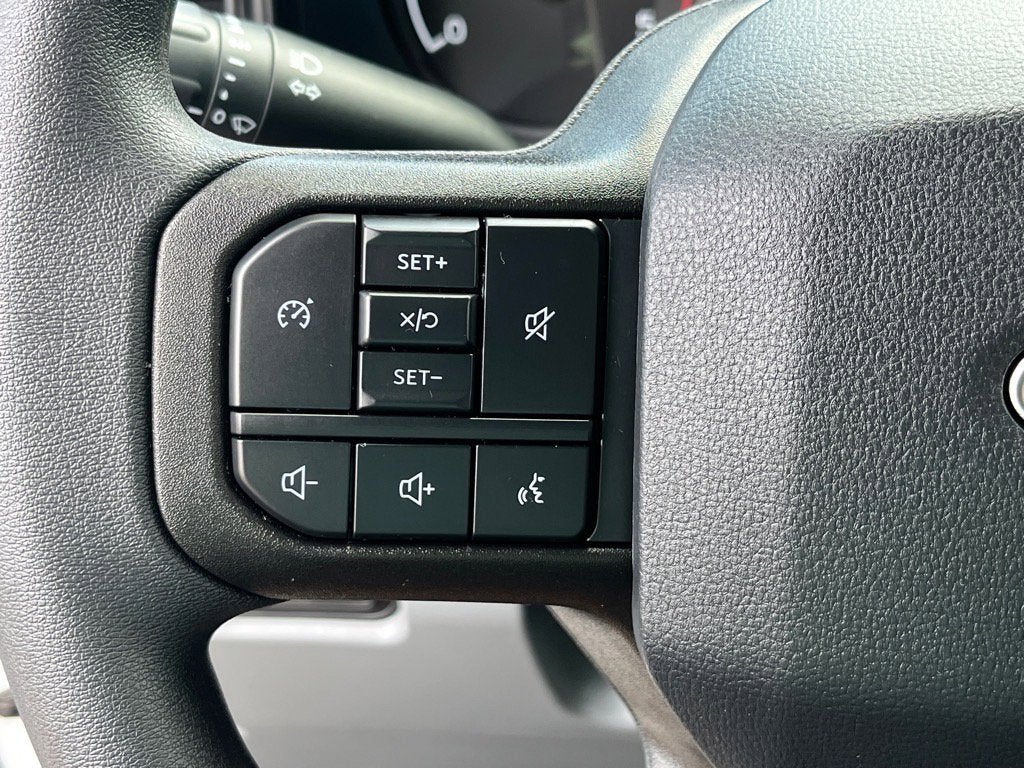 2025 Ford Super Duty F-350 SRW XL