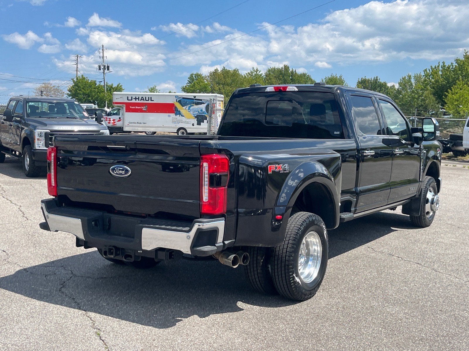 2024 Ford Super Duty F-350 DRW LARIAT