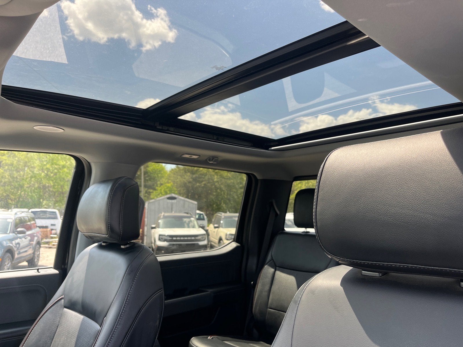 2024 Ford Super Duty F-350 DRW LARIAT