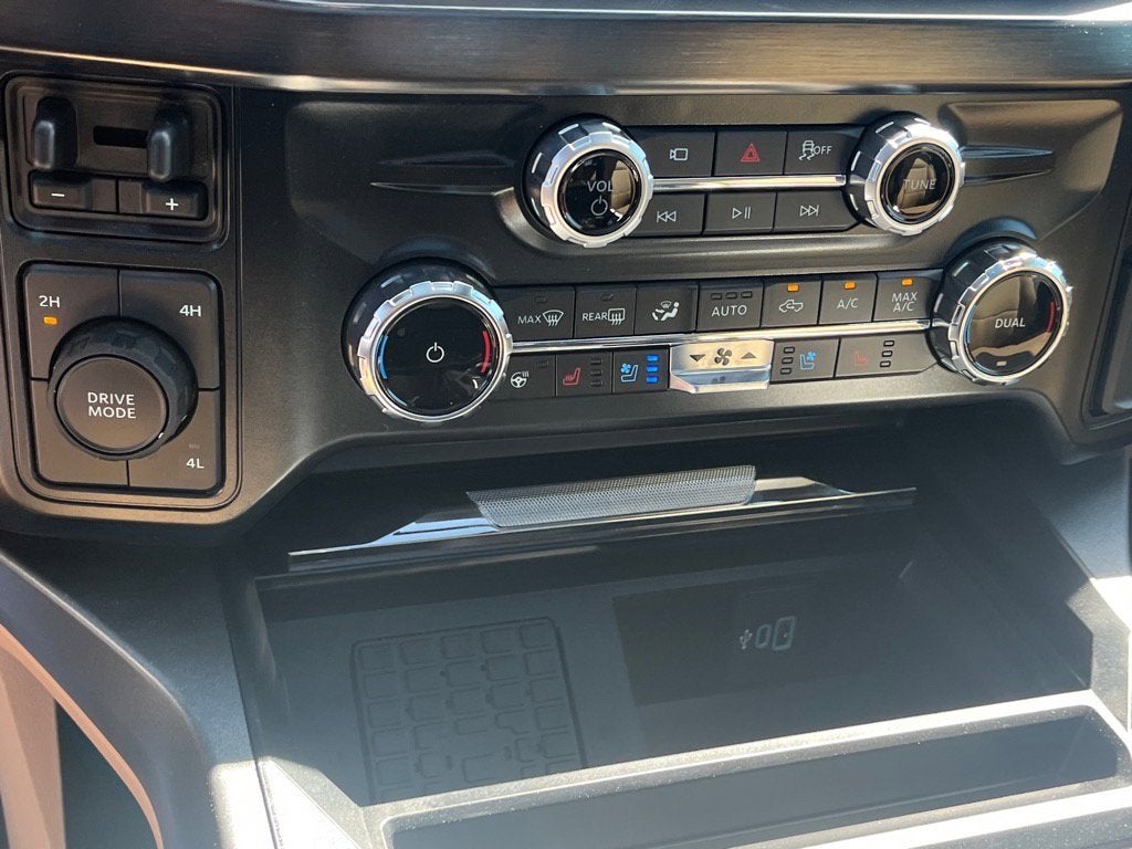 2025 Ford Super Duty F-350 DRW Lariat DRW