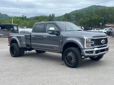 2025 Ford Super Duty F-450 DRW LARIAT