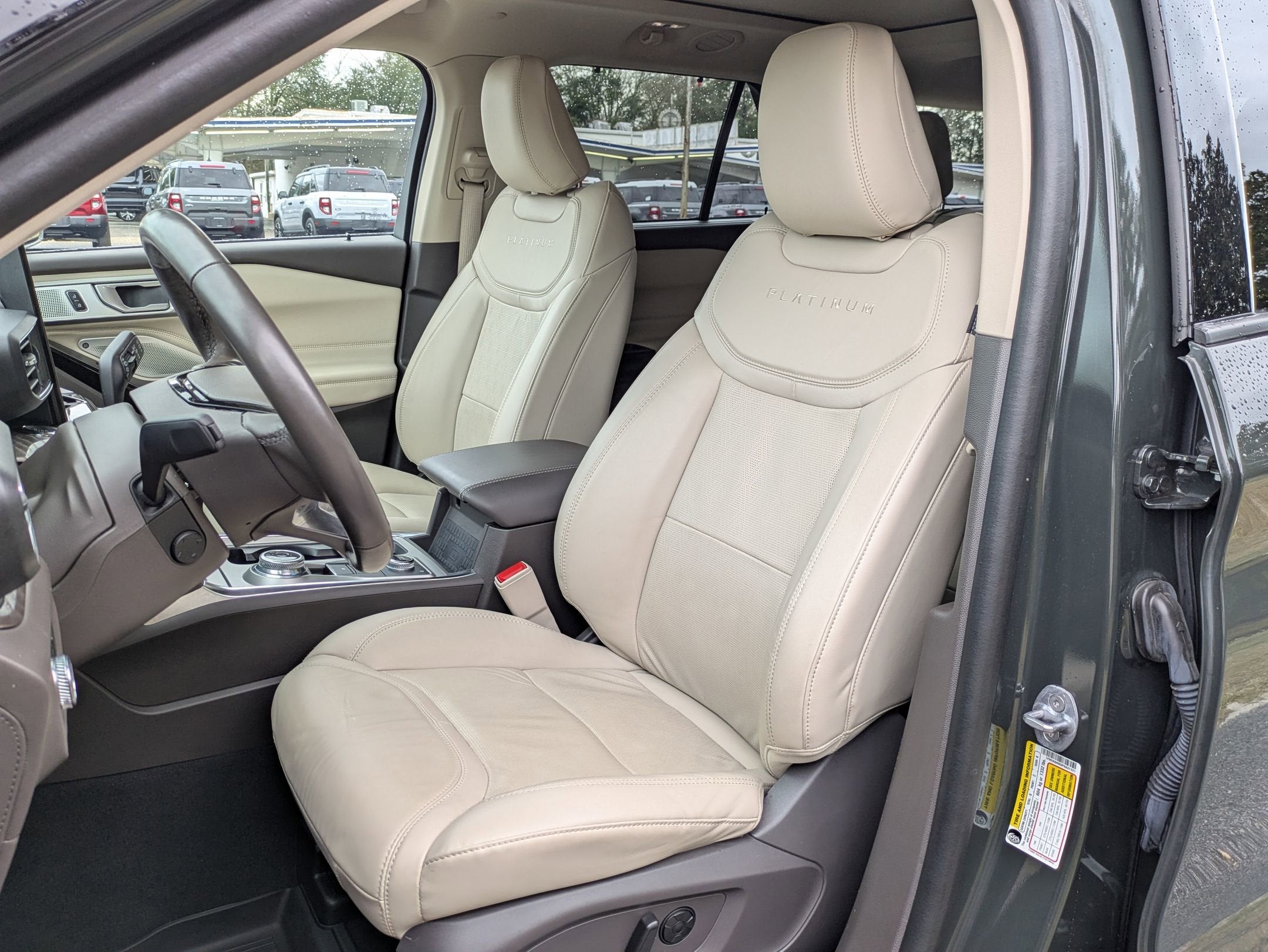 2023 Ford Explorer Platinum
