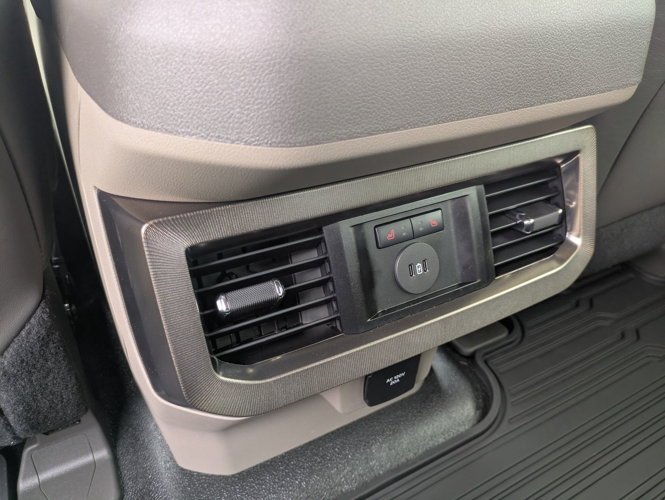 2026 Ford Super Duty F-350 DRW Platinum