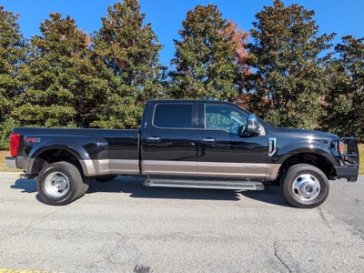2022 Ford Super Duty F-350 DRW LARIAT
