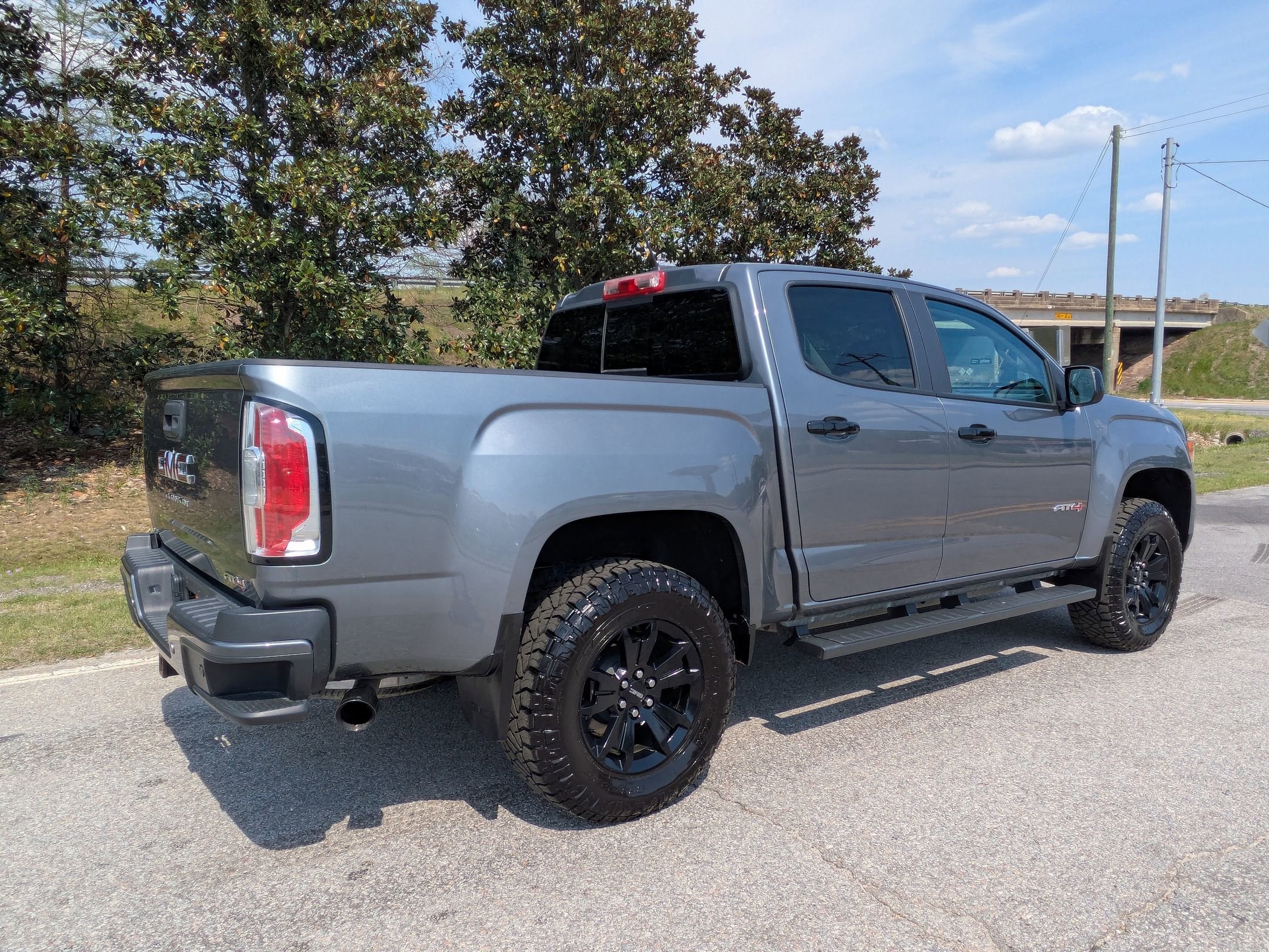 2022 GMC Canyon 4WD AT4 w/Leather