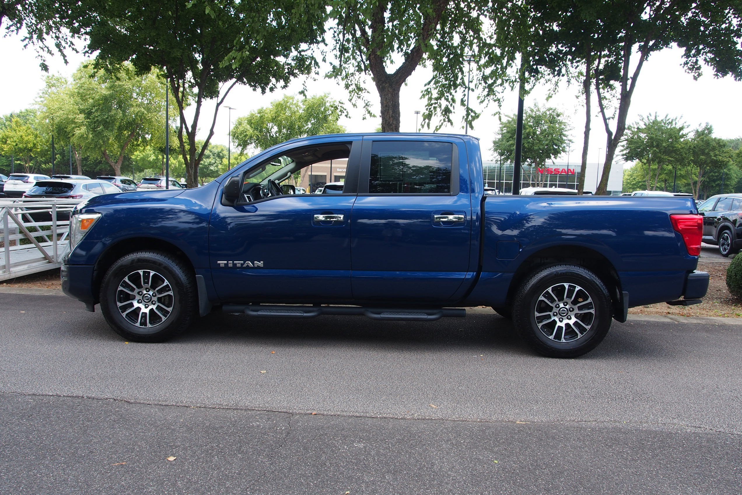 2021 Nissan Titan SV