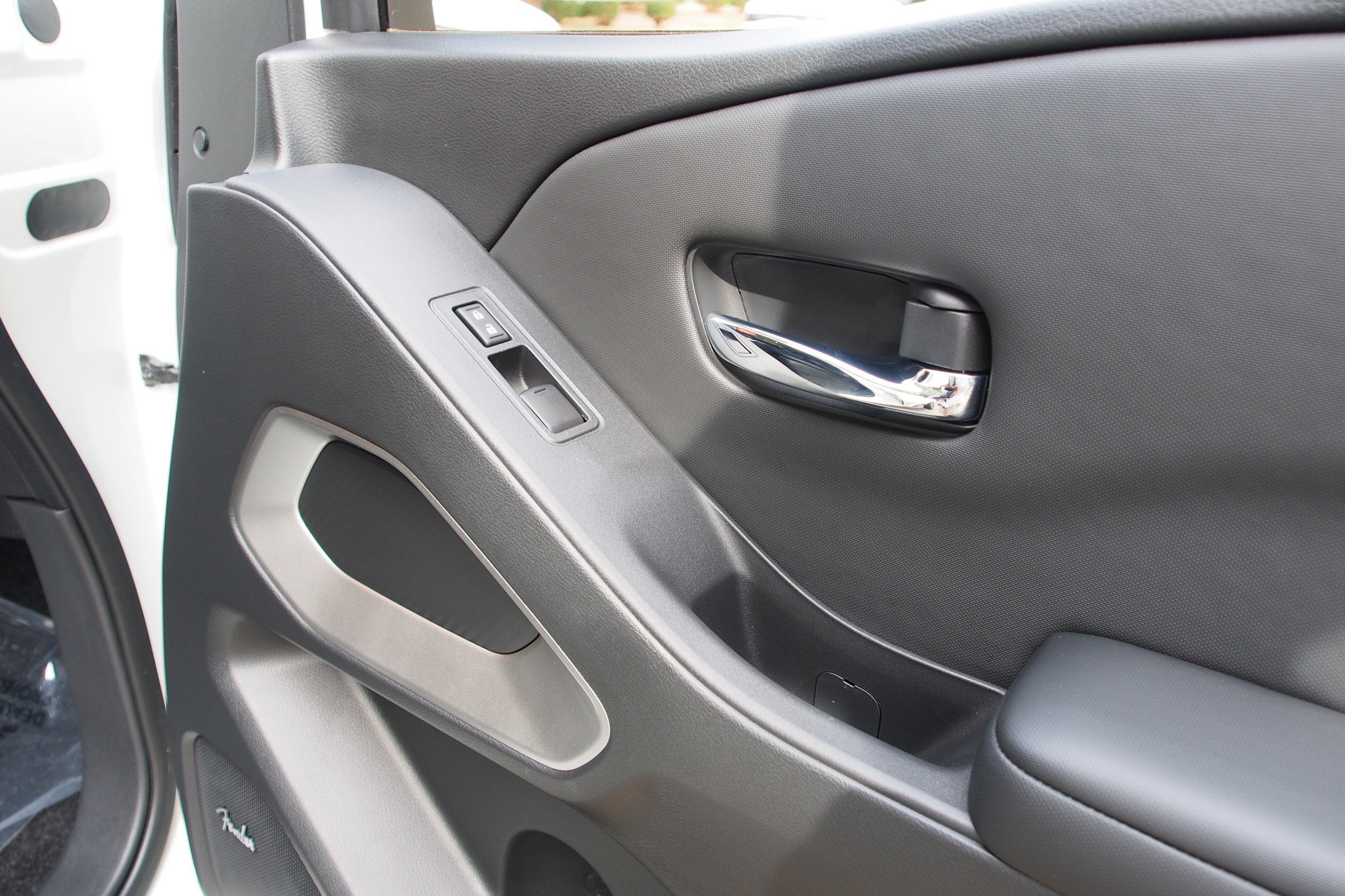 2024 Nissan Frontier SL