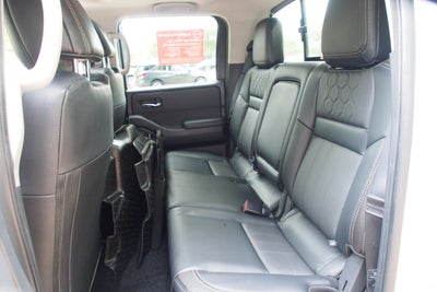 2024 Nissan Frontier SL