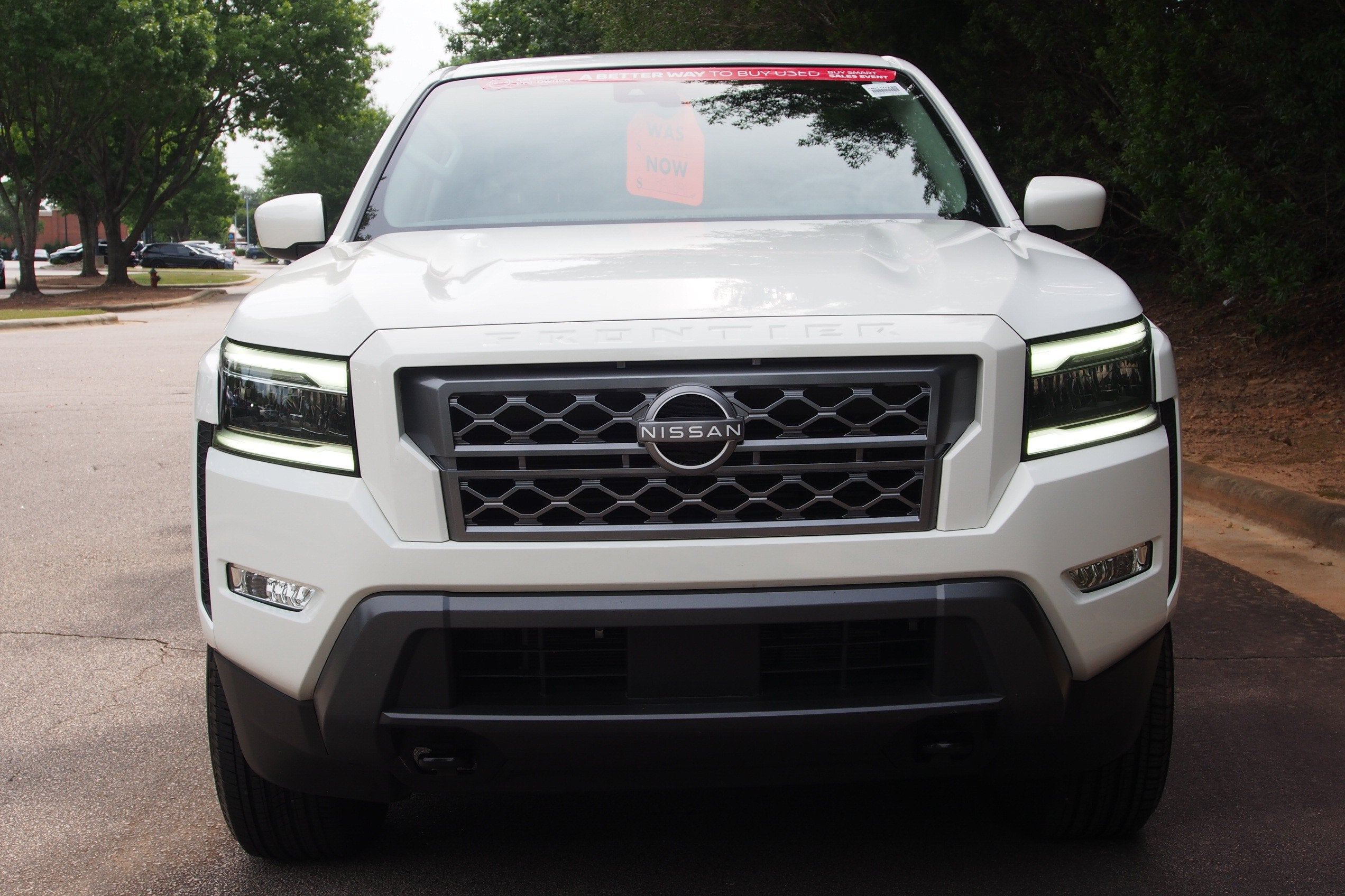 2024 Nissan Frontier SL