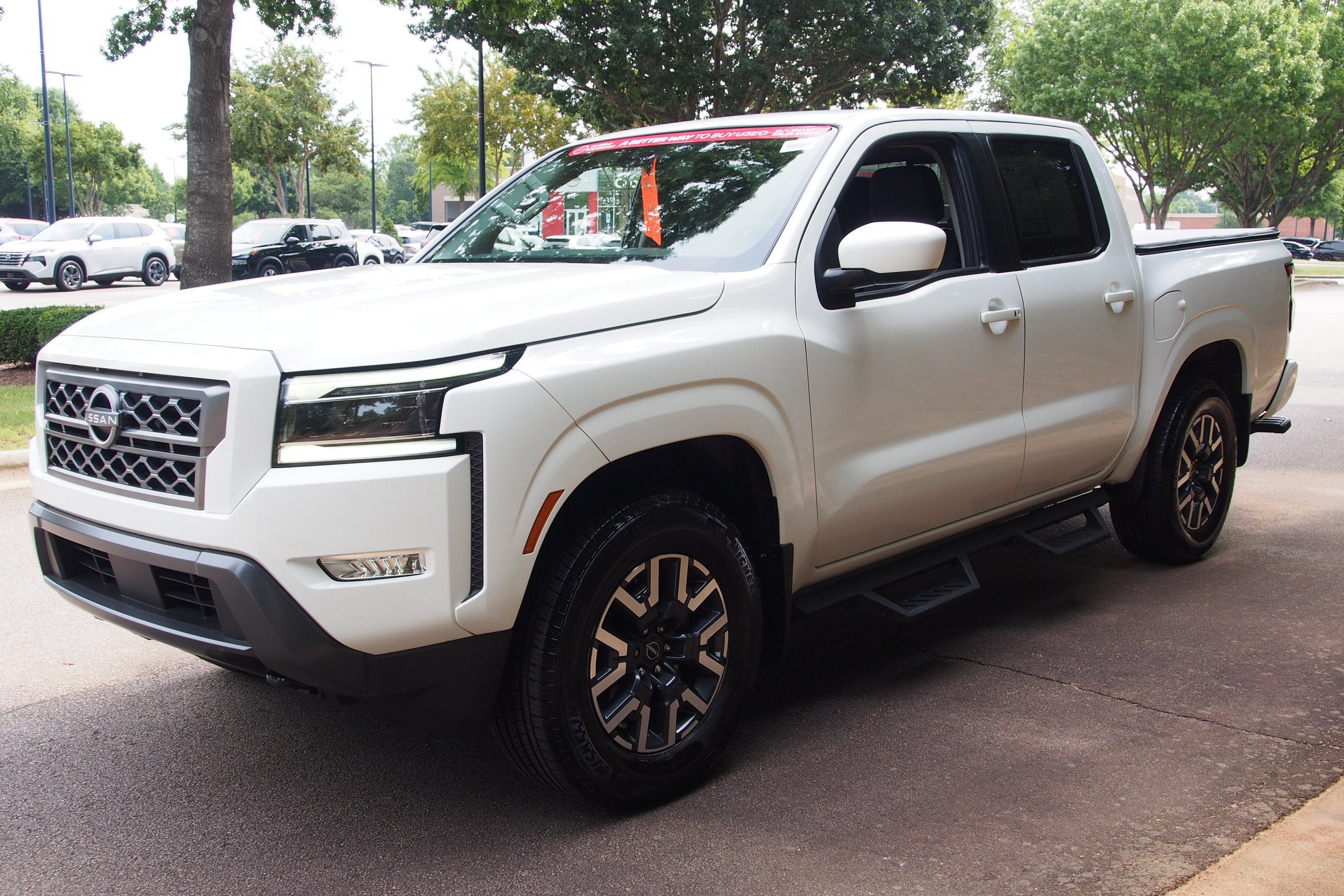 2024 Nissan Frontier SL