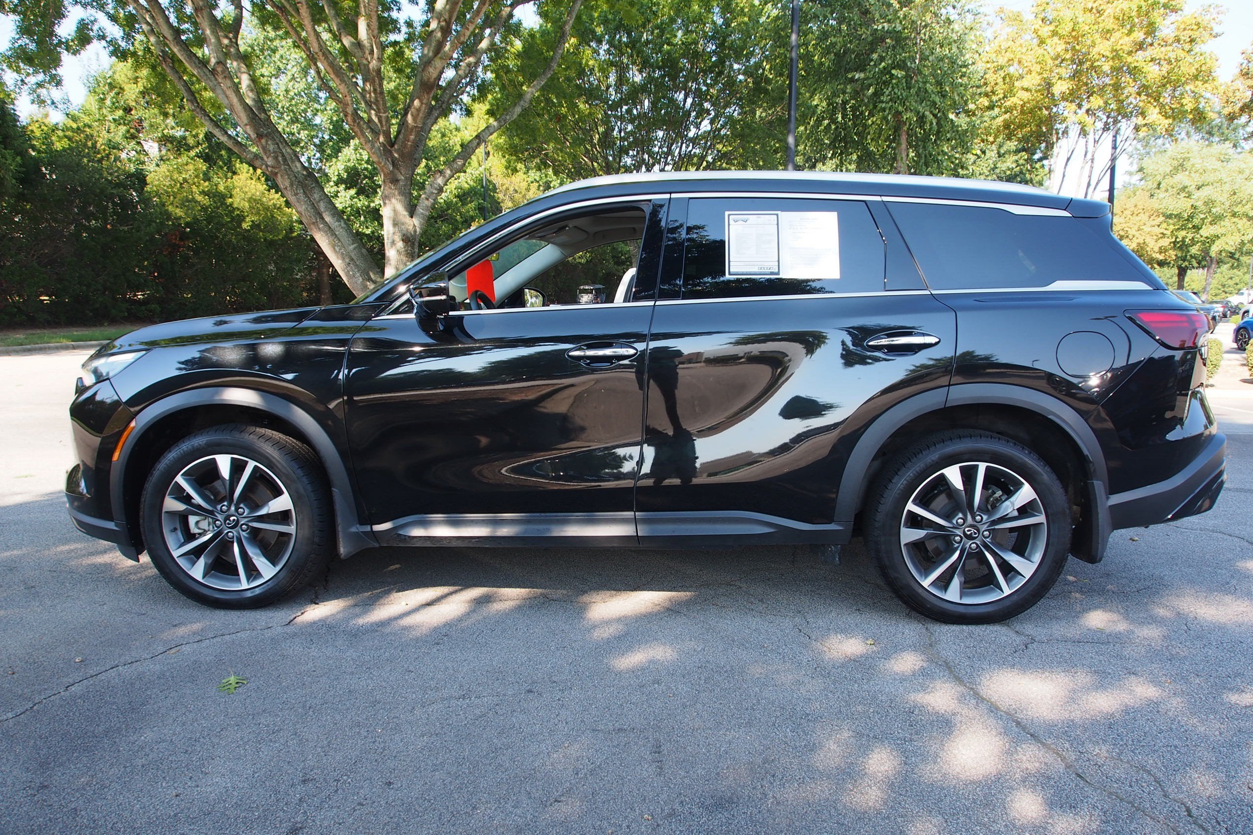 2025 INFINITI QX60 LUXE
