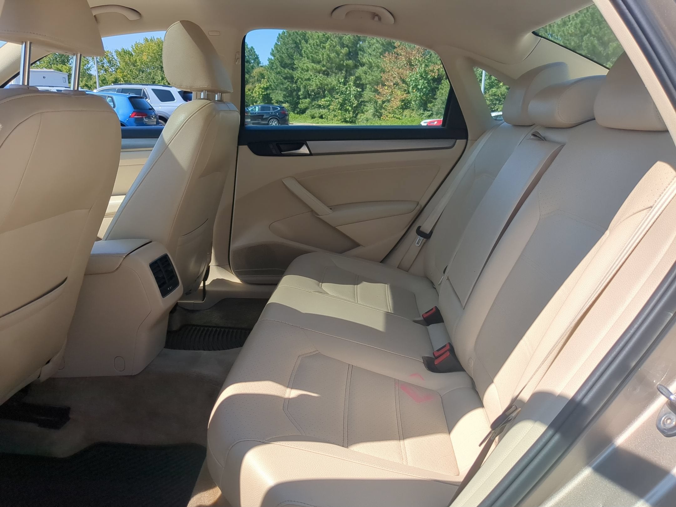 2015 Volkswagen Passat 2.0L TDI SE W/SUN