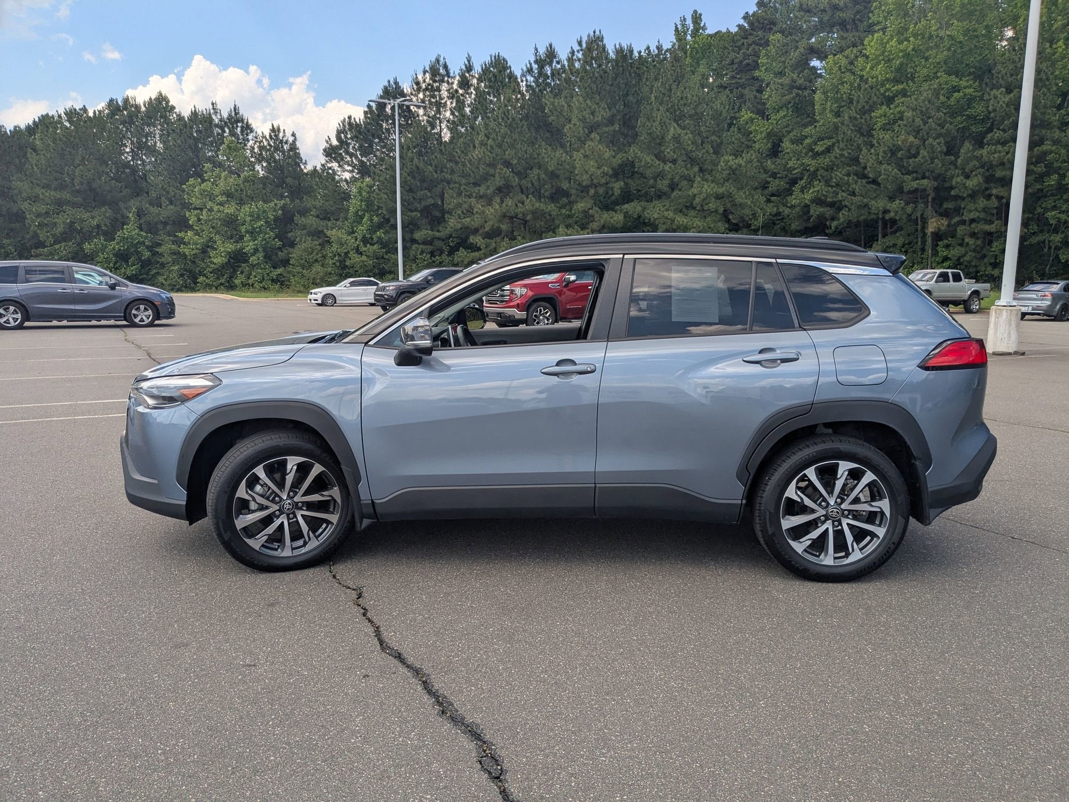 2023 Toyota Corolla Cross XLE