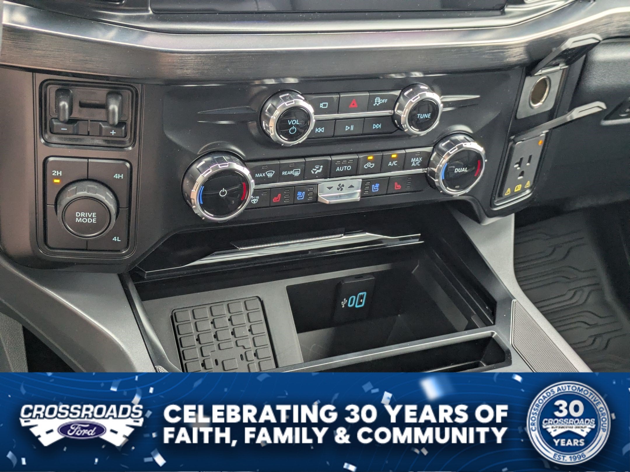 2026 Ford Super Duty F-350 DRW LARIAT