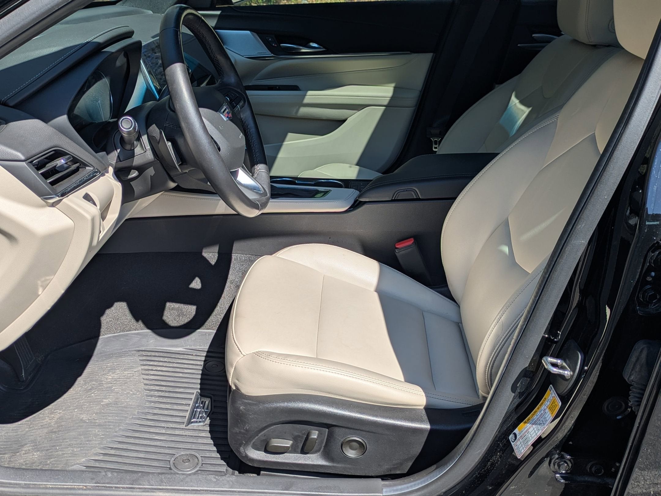 2023 Cadillac CT4 Luxury