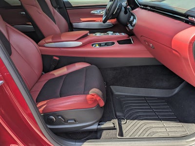 2023 Genesis GV70 2.5T