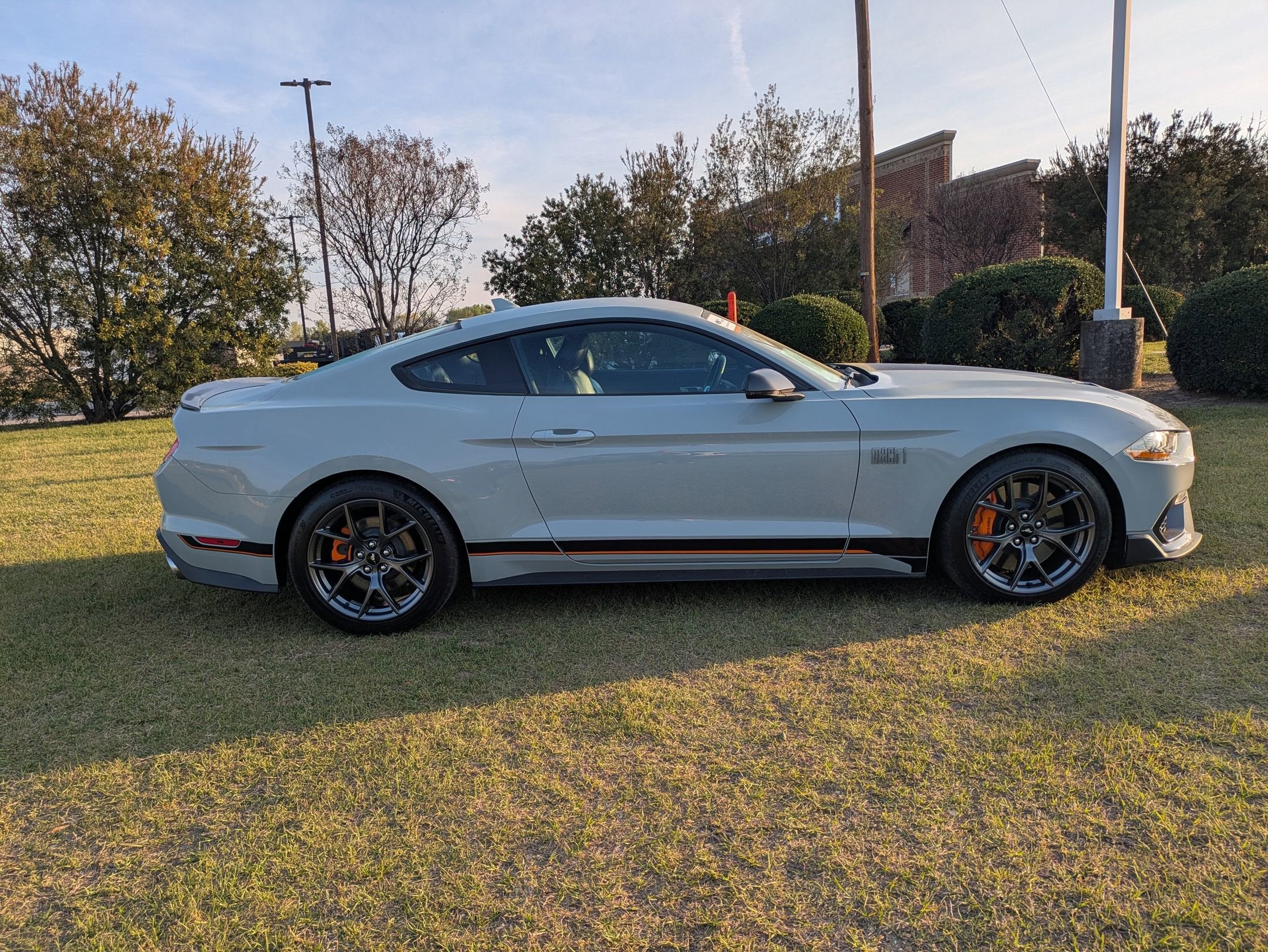2022 Ford Mustang Mach 1