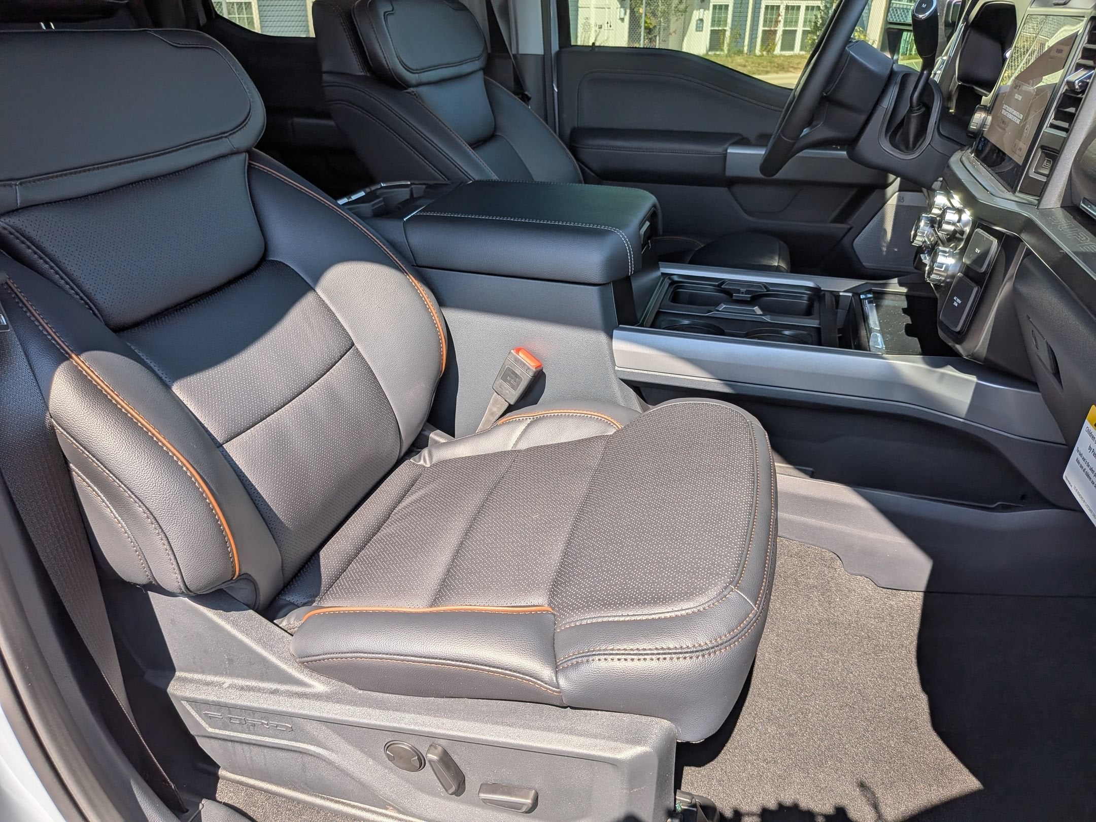 2026 Ford Super Duty F-350 SRW LARIAT