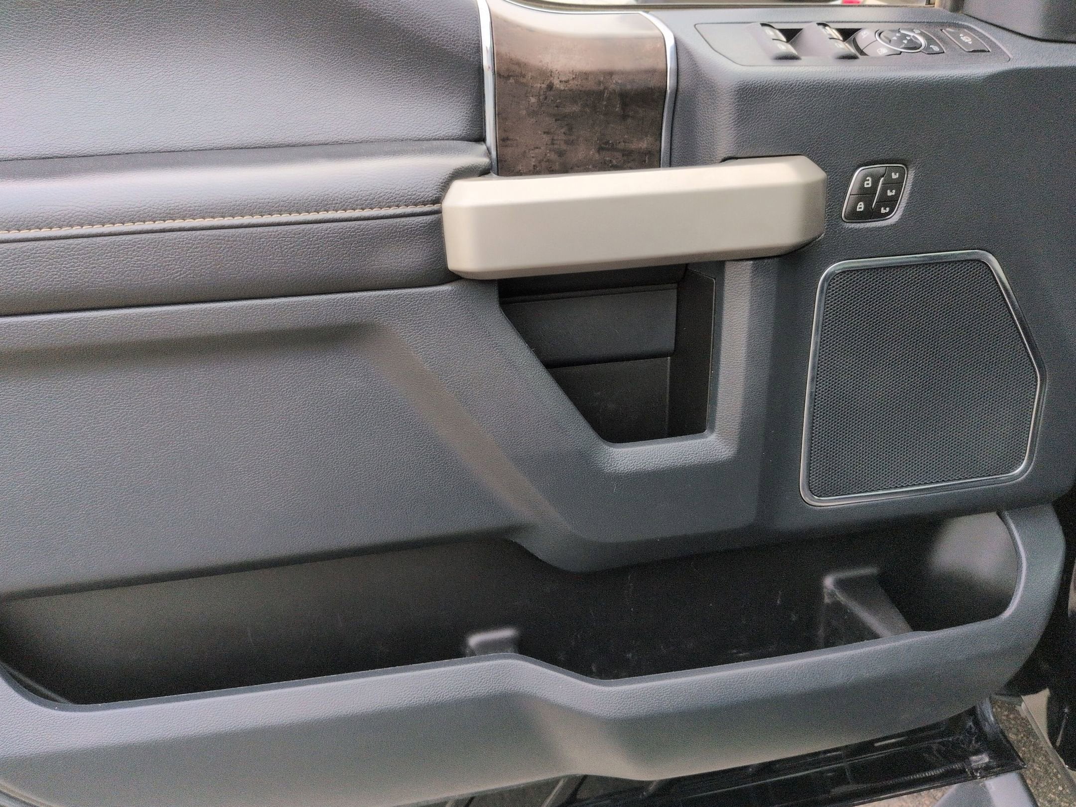 2022 Ford Super Duty F-350 SRW LARIAT