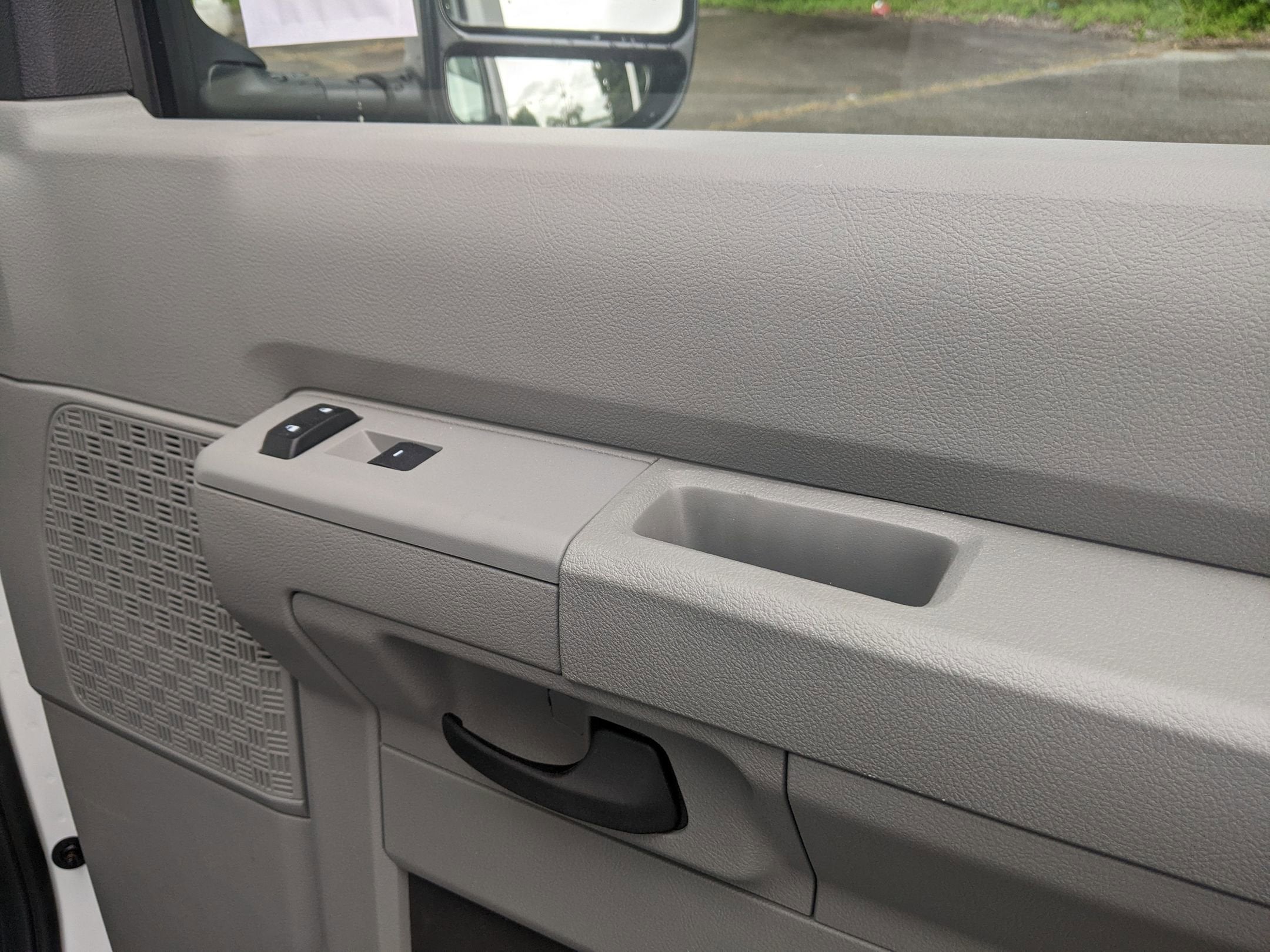 2026 Ford E-Series Cutaway Base