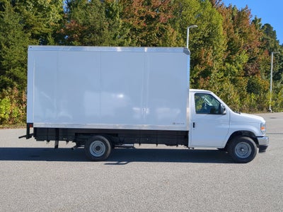 2027 Ford E-Series Cutaway Base
