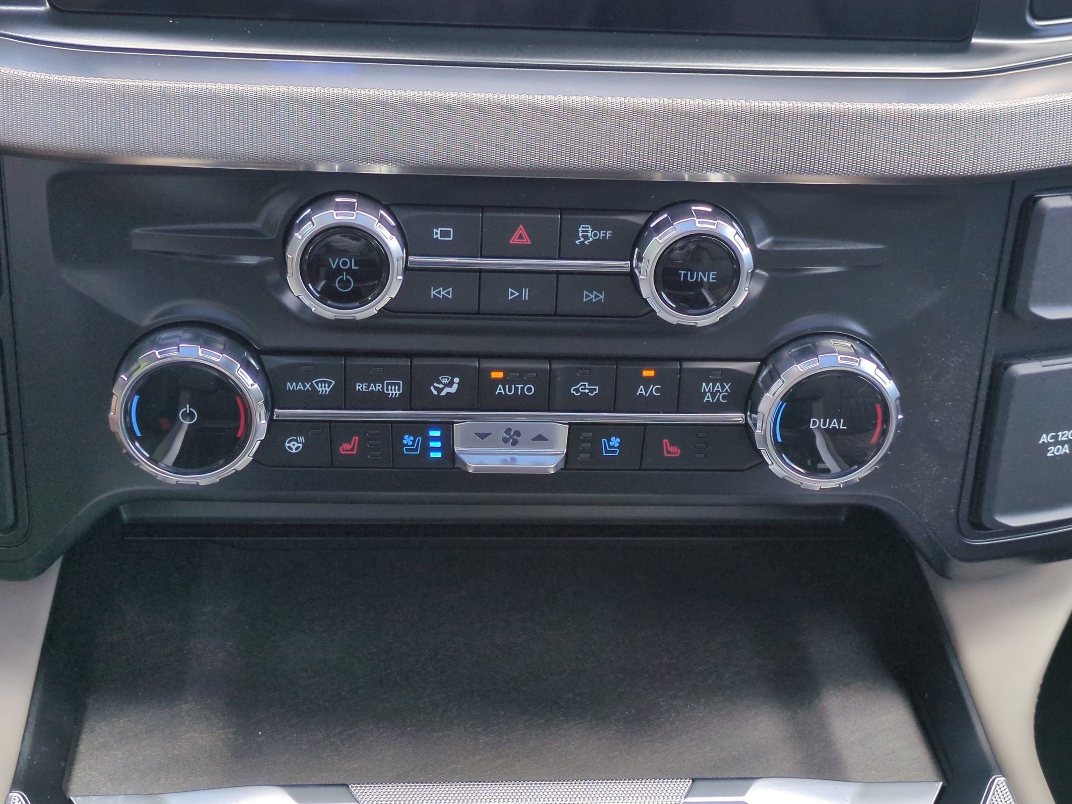 2026 Ford Super Duty F-250 SRW Platinum Plus