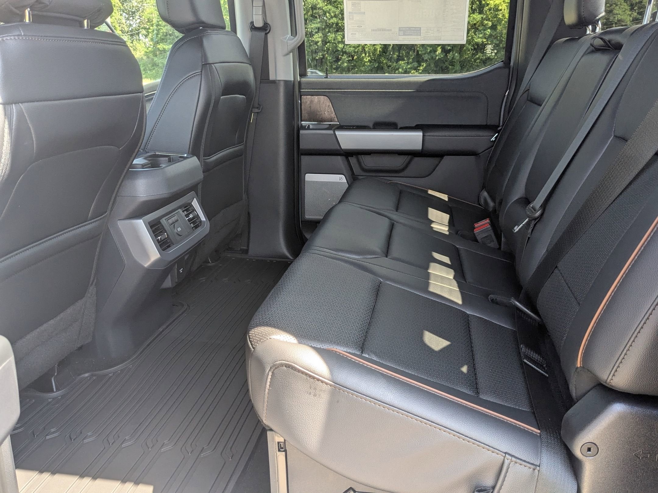 2026 Ford Super Duty F-350 DRW LARIAT